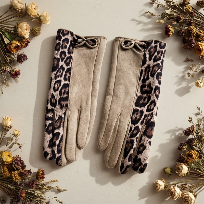Gants femme, deux coloris présentés ensemble