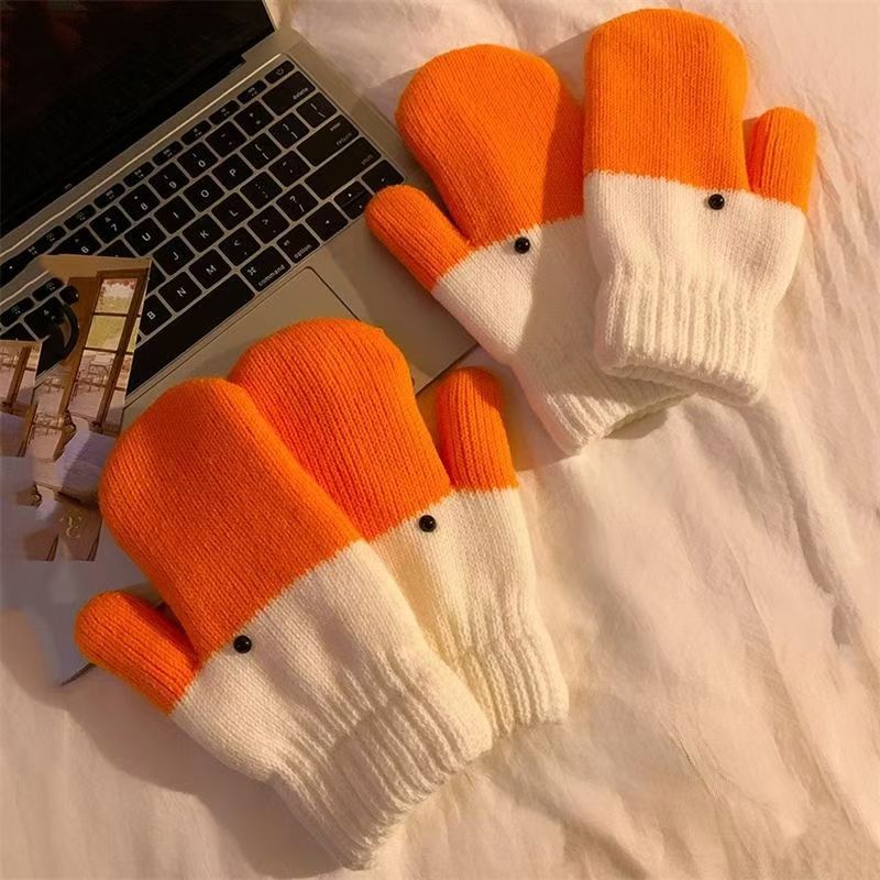 Moufle femme motif oie, vue de dos
