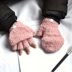 Gants enfant mi-doigts à rabat, vue détail