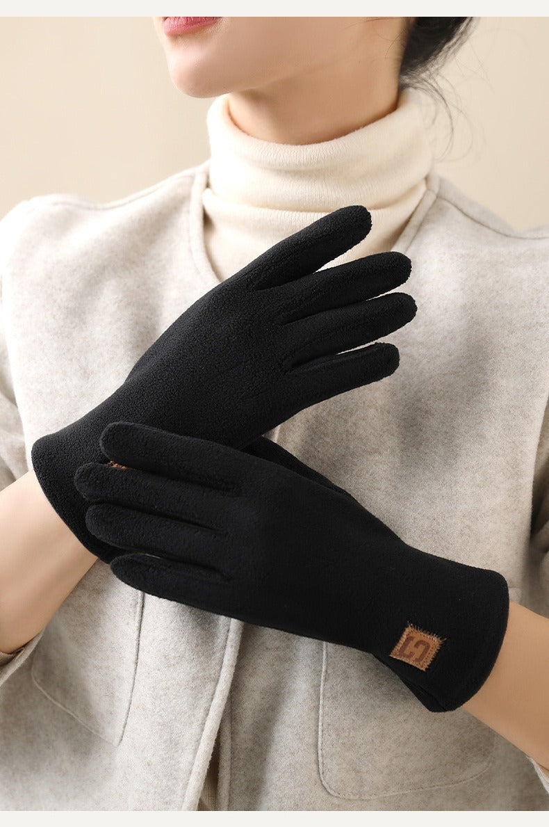 Gants femme polaire, gros plan sur la texture