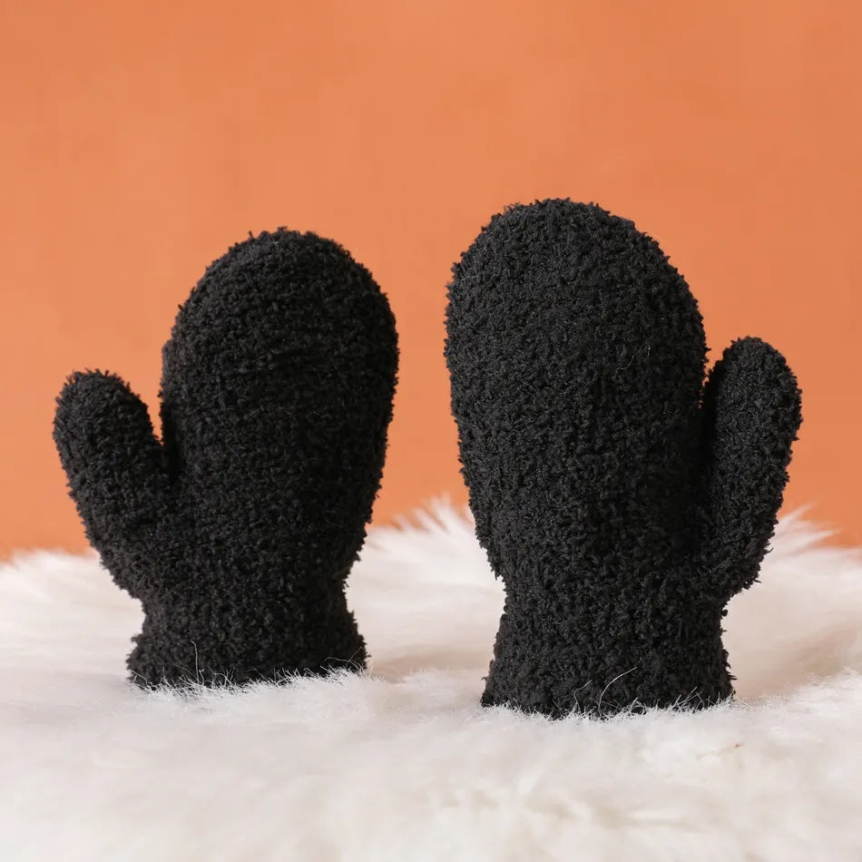 Gants enfant coloris noir, doublure polaire