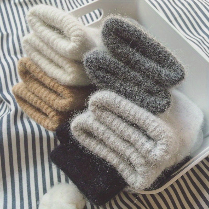 Moufle femme tricot fin, cinq coloris présentés ensemble