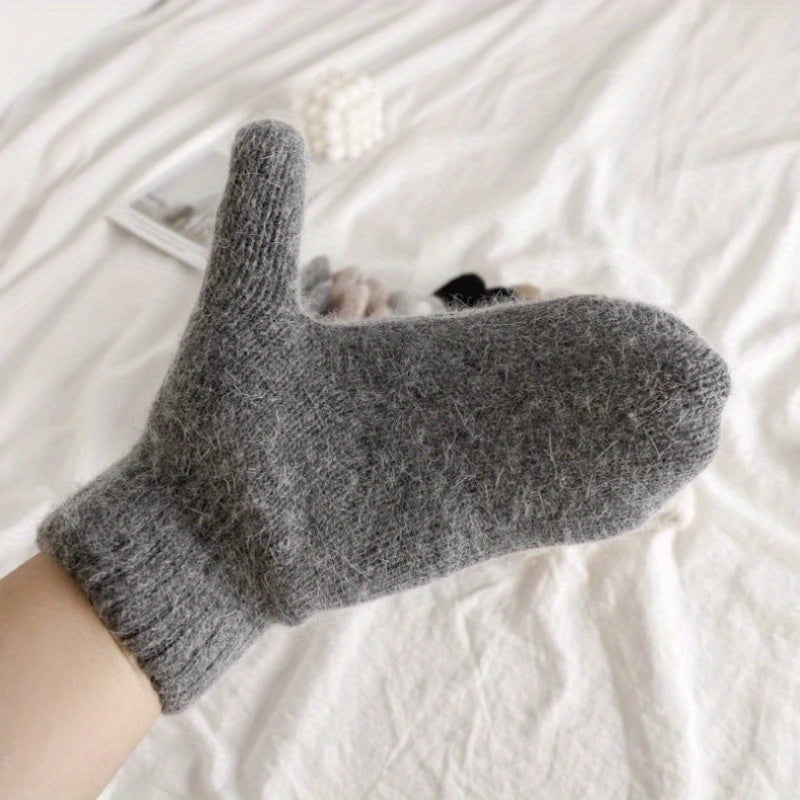 Moufle femme tricot fin, détail du poignet
