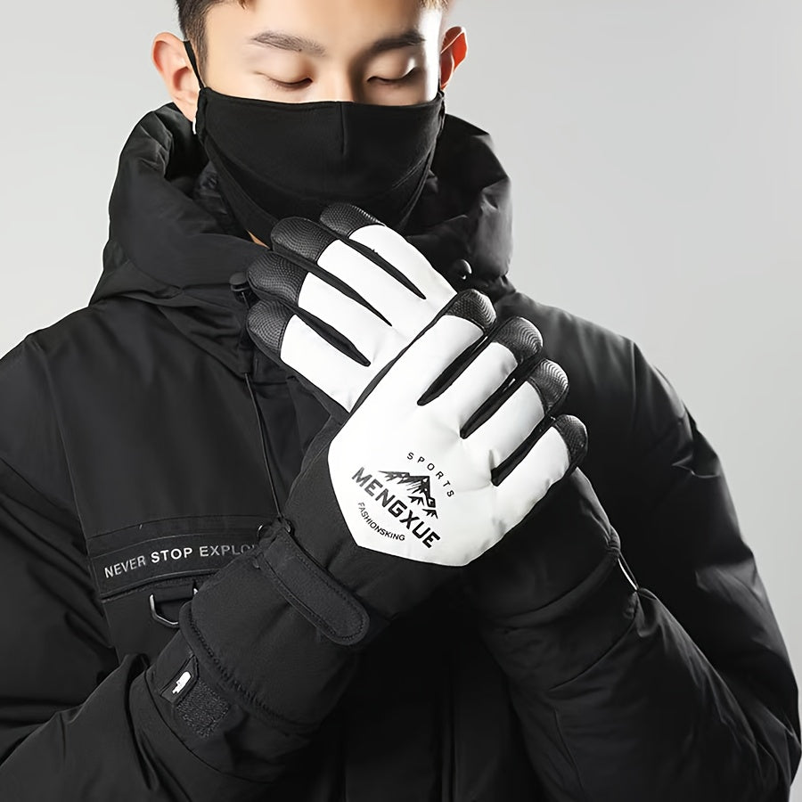 Gants de ski noir et blanc, portés avec une doudoune