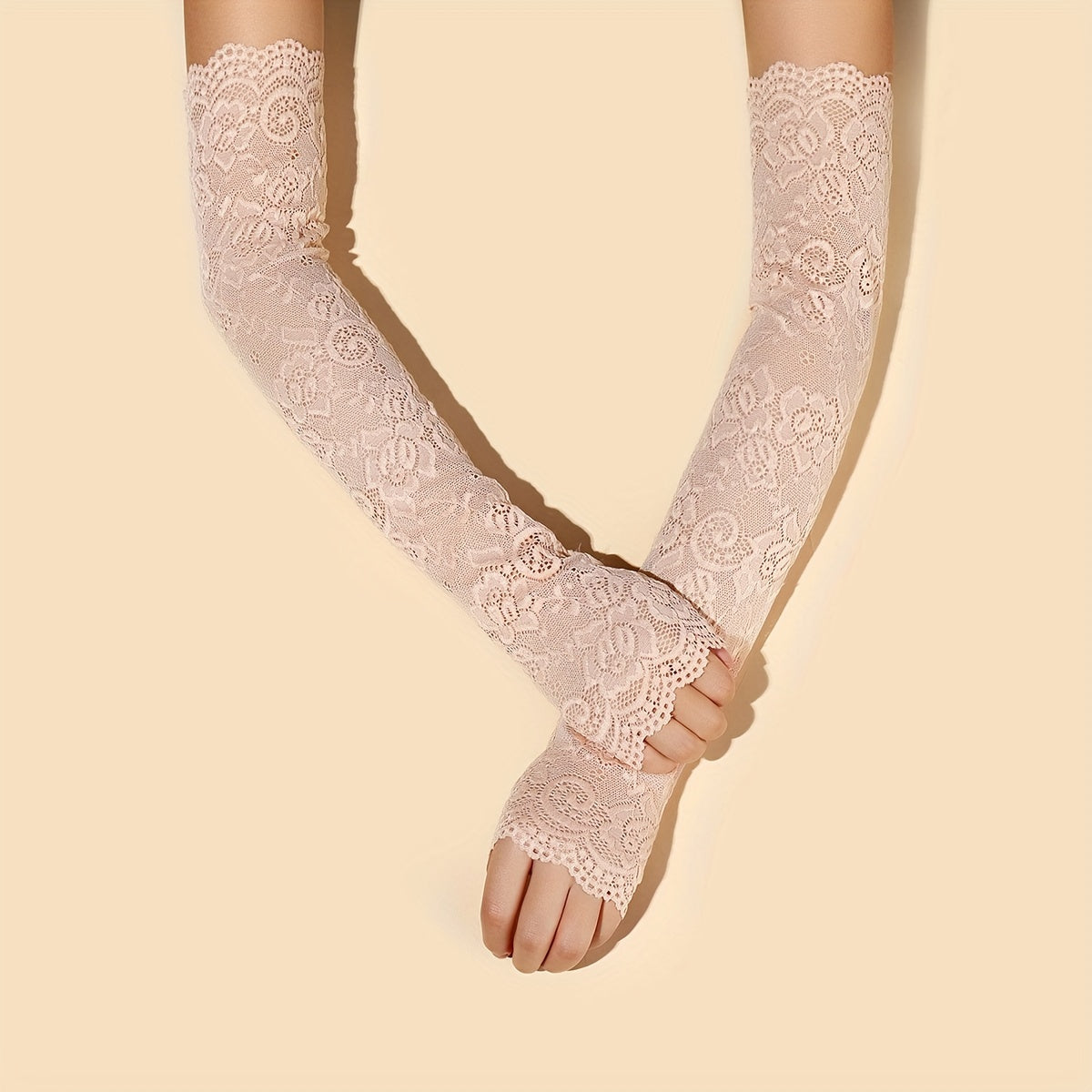 Mitaine femme dentelle, vue de la paume