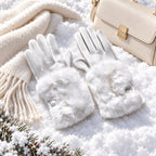 Gants femme blancs à manchette fausse fourrure, avec écharpe et sac crème