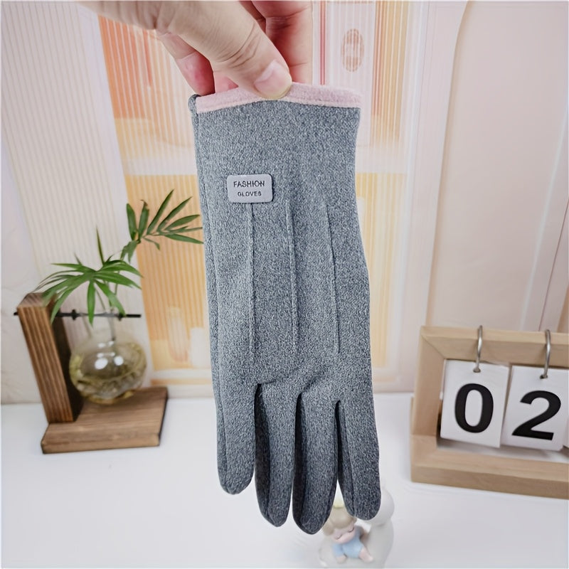 Gants femme façon tweed, plusieurs coloris présentés ensemble