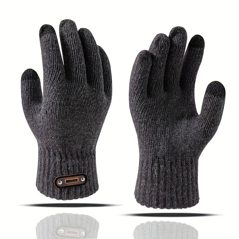 Gants homme café, doigts tactiles en gros plan