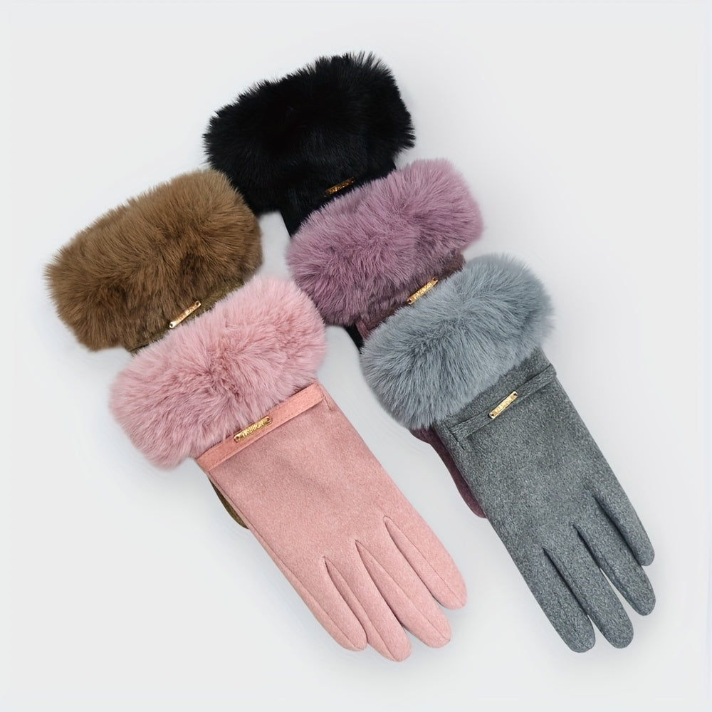 Gants femme, gros plan sur le col fausse fourrure