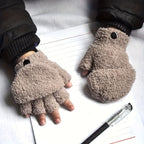 Gants enfant coloris kaki, mi-doigts à rabat