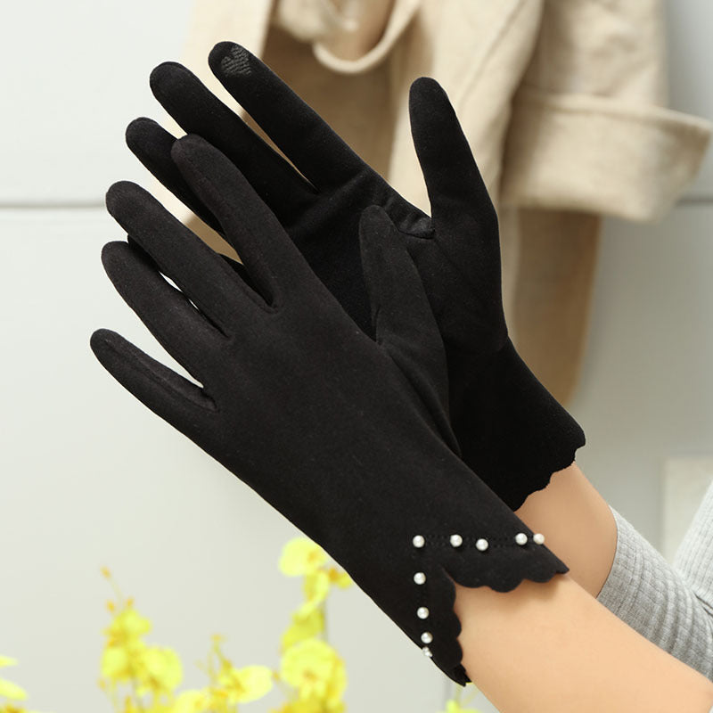 Gants tactiles femme noirs, détail du poignet perlé