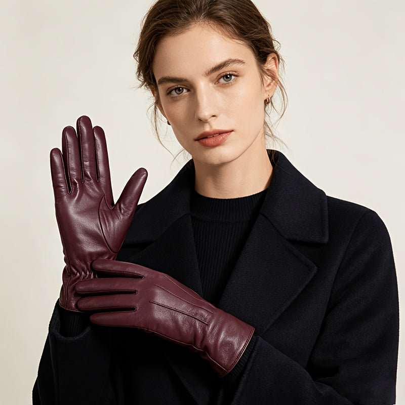 Gants femme vin rouge, vue rapprochée de la paume