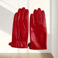 Gants cuir femme, coloris rouge, posés à plat