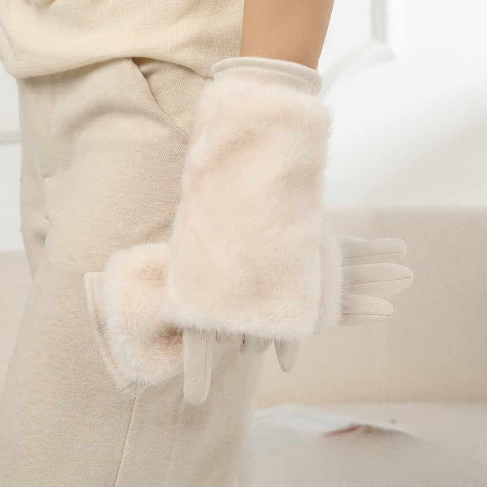 Gants femme beige, portés