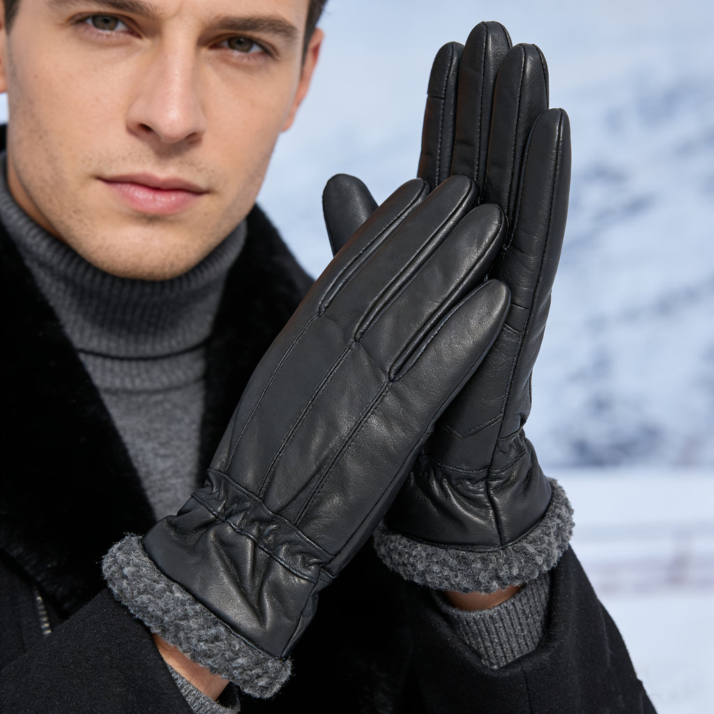Gant homme en cuir de mouton, porté en randonnée