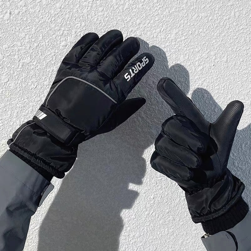 Gants de ski, gros plan sur la texture antidérapante des doigts