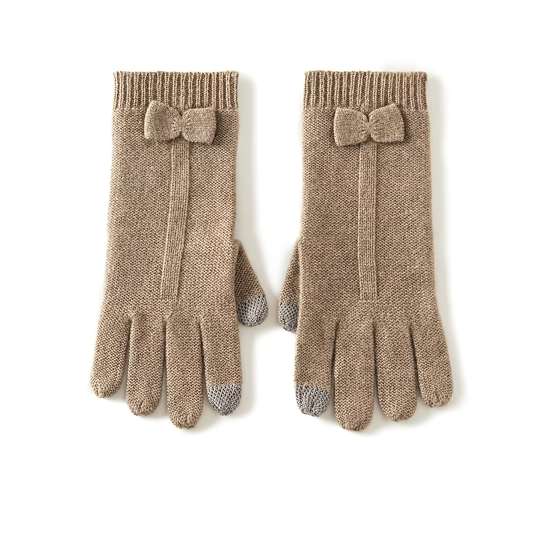 Gants femme camel vus du dessus, bord-côte et nœud tricoté