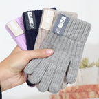 Gants enfant en laine tricotée, vue détail