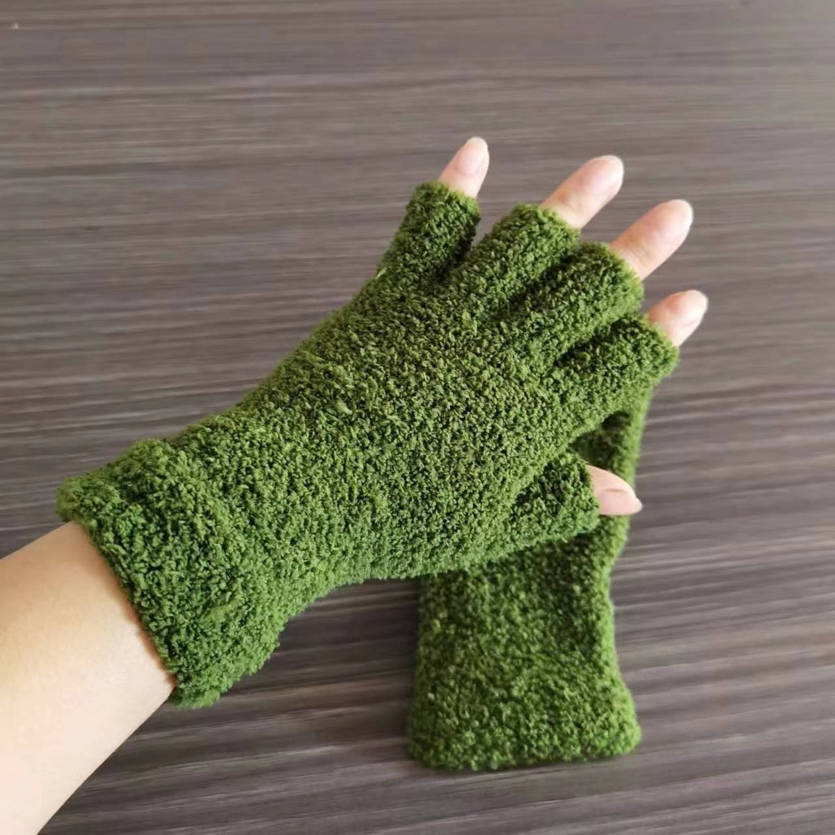 Mitaine femme peluche, vue complète de la paire