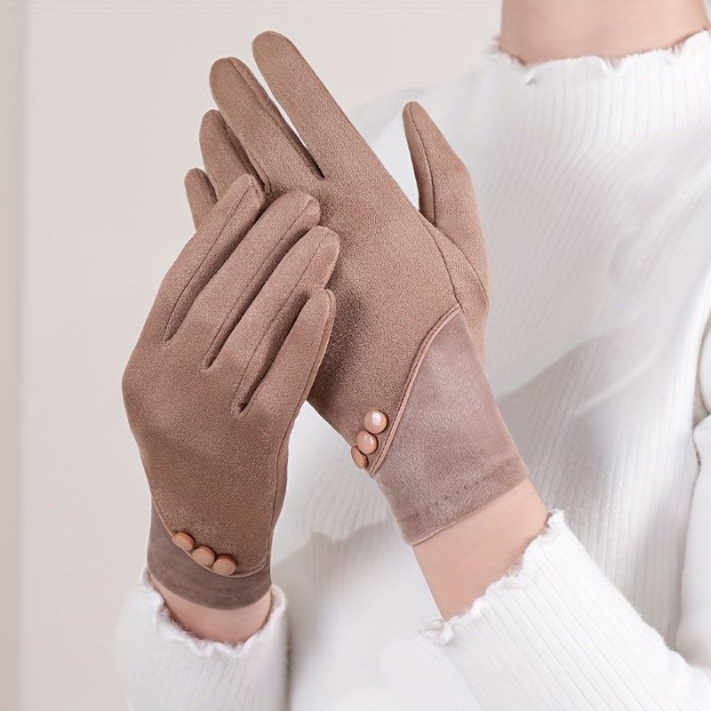 Gants femme vieux rose portés, vue du dessus des deux mains