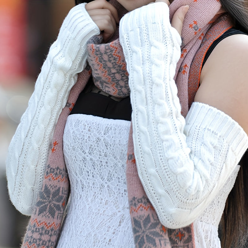 Mitaine femme longue, gros plan sur le tricot torsadé