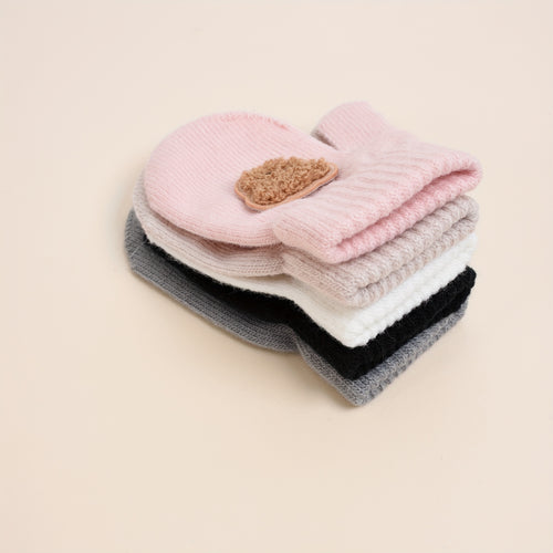 Gants bébé tricotés, vue détail