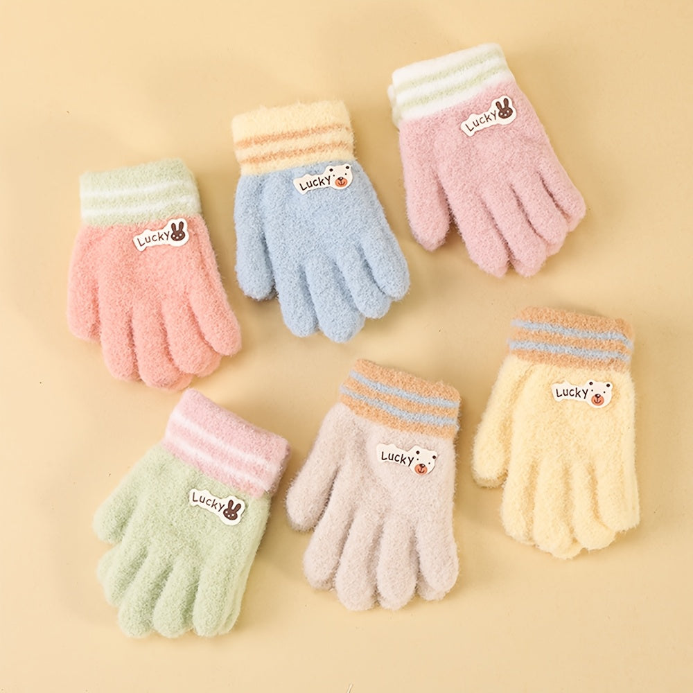Gants enfant tricotés, détail du tricot