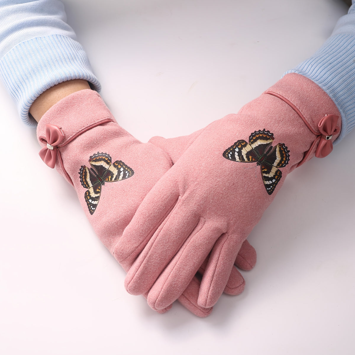 Gant femme rose peluche, motif papillon brodé