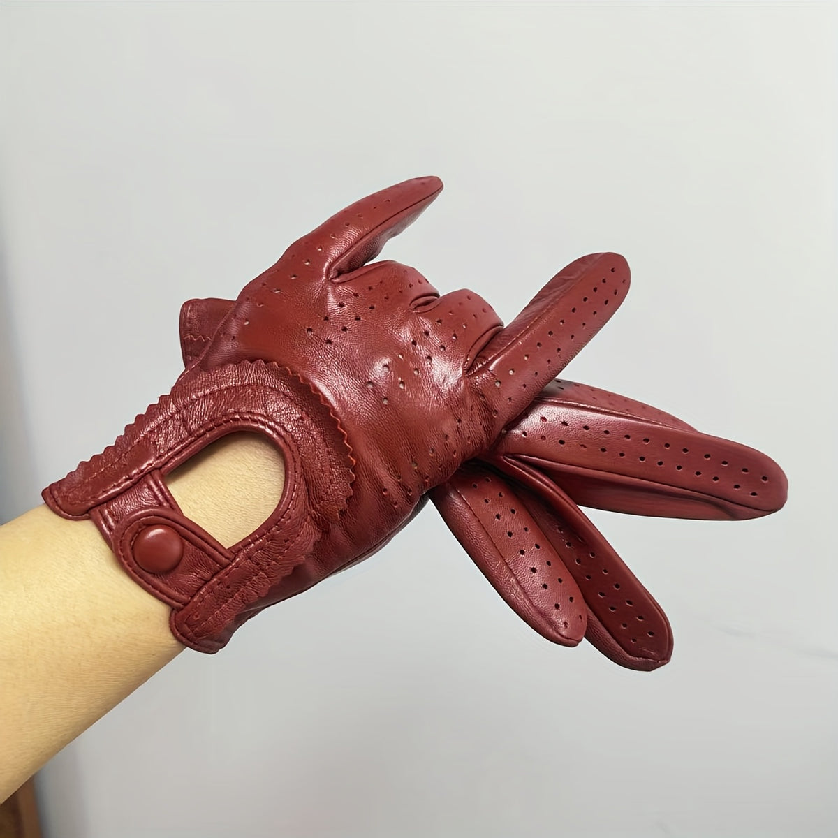 Gants cuir femme perforés, coloris rouge