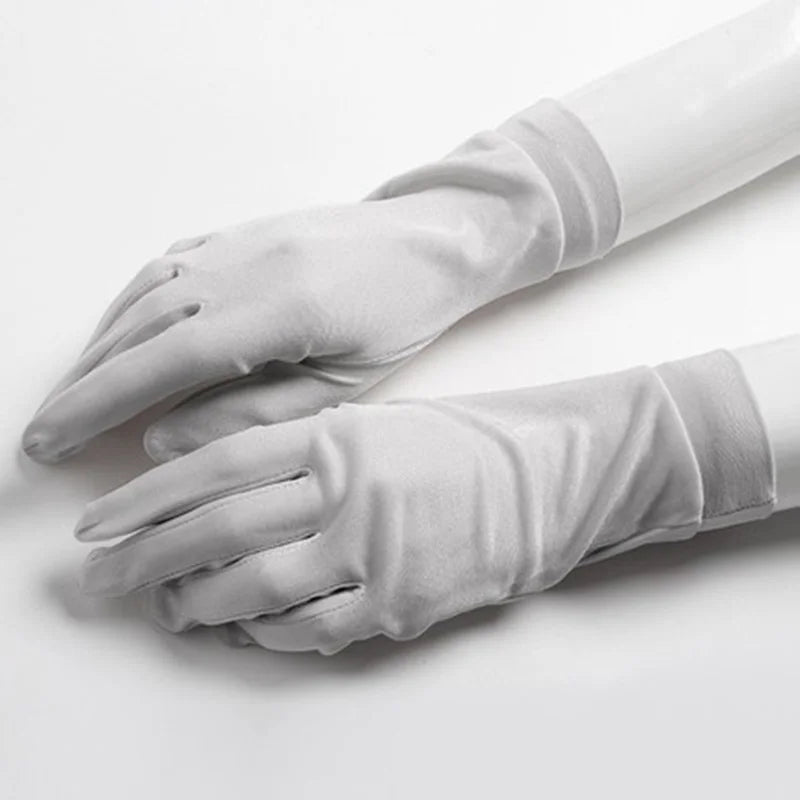 Gant femme gris clair en soie, vue de face