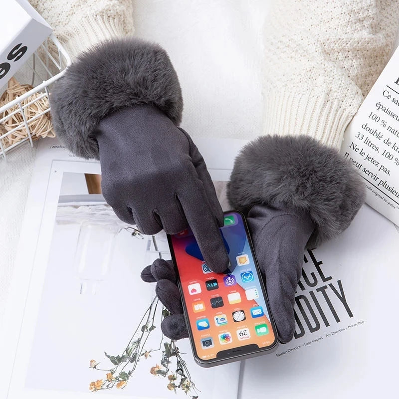 Gants femme suédine gris, utilisation tactile sur écran de téléphone