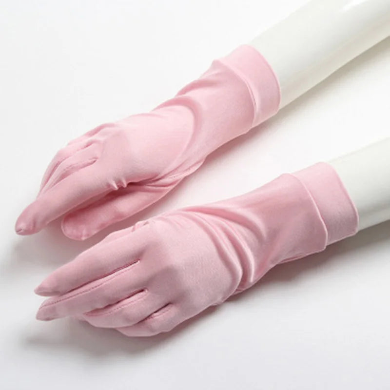 Gant femme rose en soie, vue de face