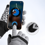 Gants homme gris, doigts tactiles sur un smartphone