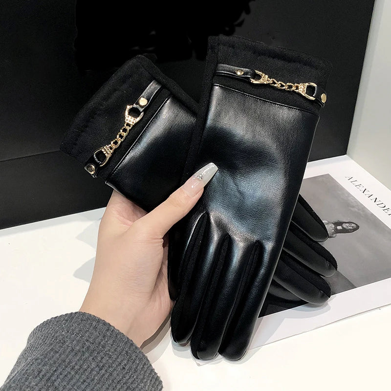 Gants femme similicuir, présentation de la paire