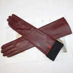 Gants cuir femme longs, coloris vin rouge, vue rapprochée