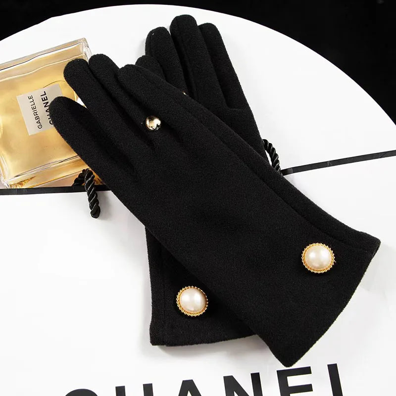 Gant femme noir en velours, bouton perlé