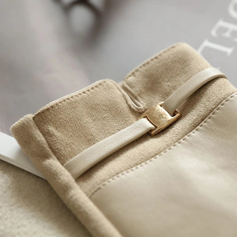Gants femme bicolores, portés