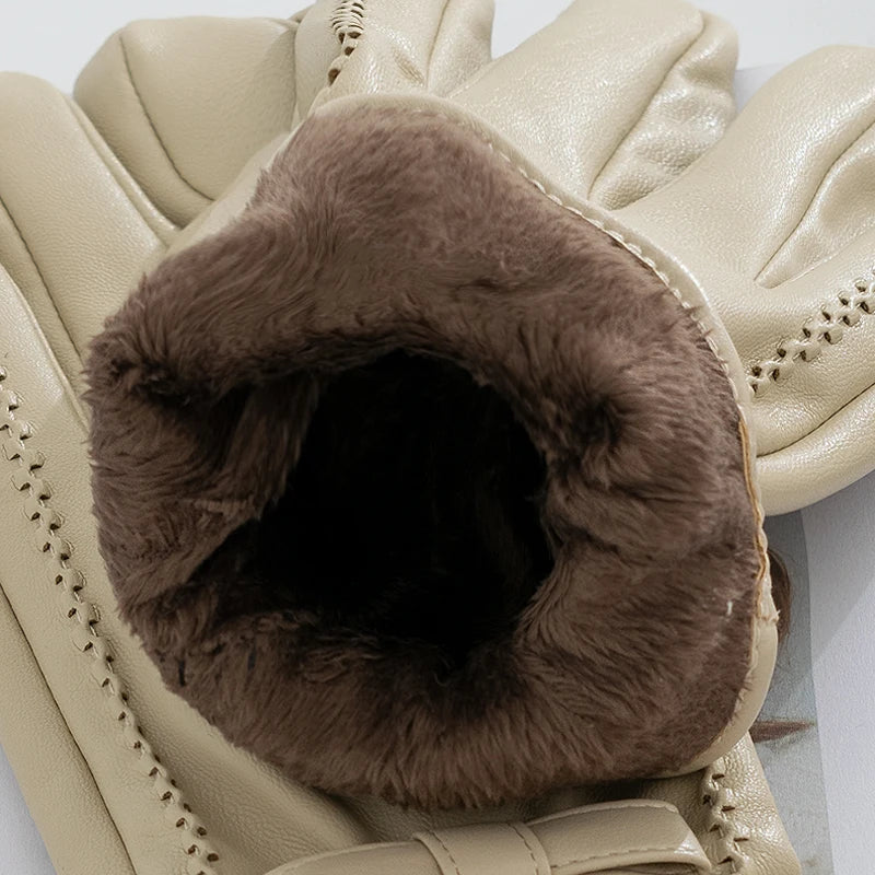 Gant femme en cuir synthétique, présentation à plat