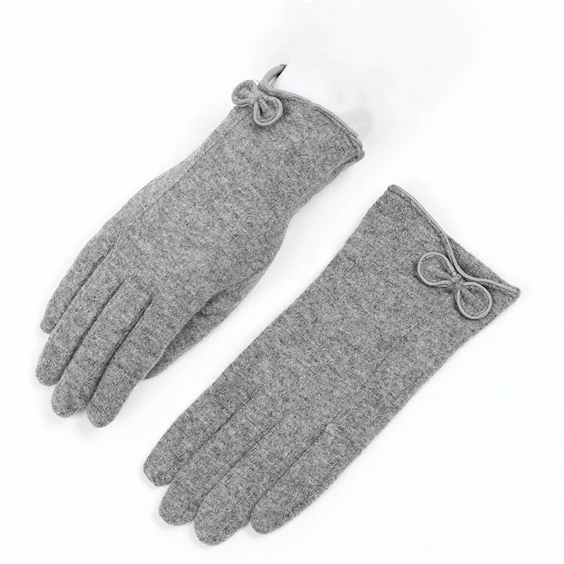 Gant femme en laine, détail du point brodé