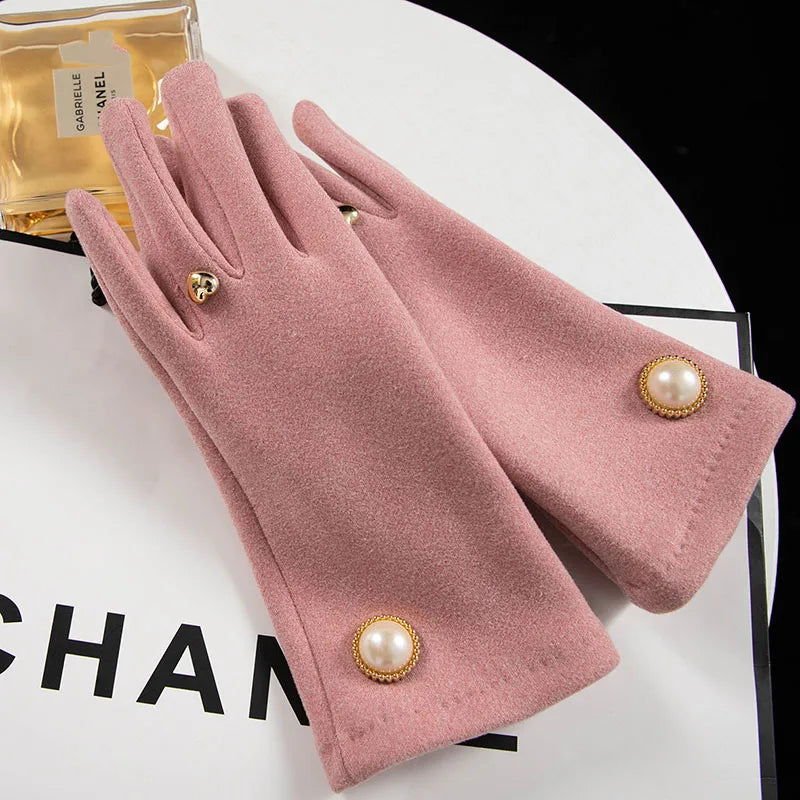 Gant femme rose en velours, bouton perlé