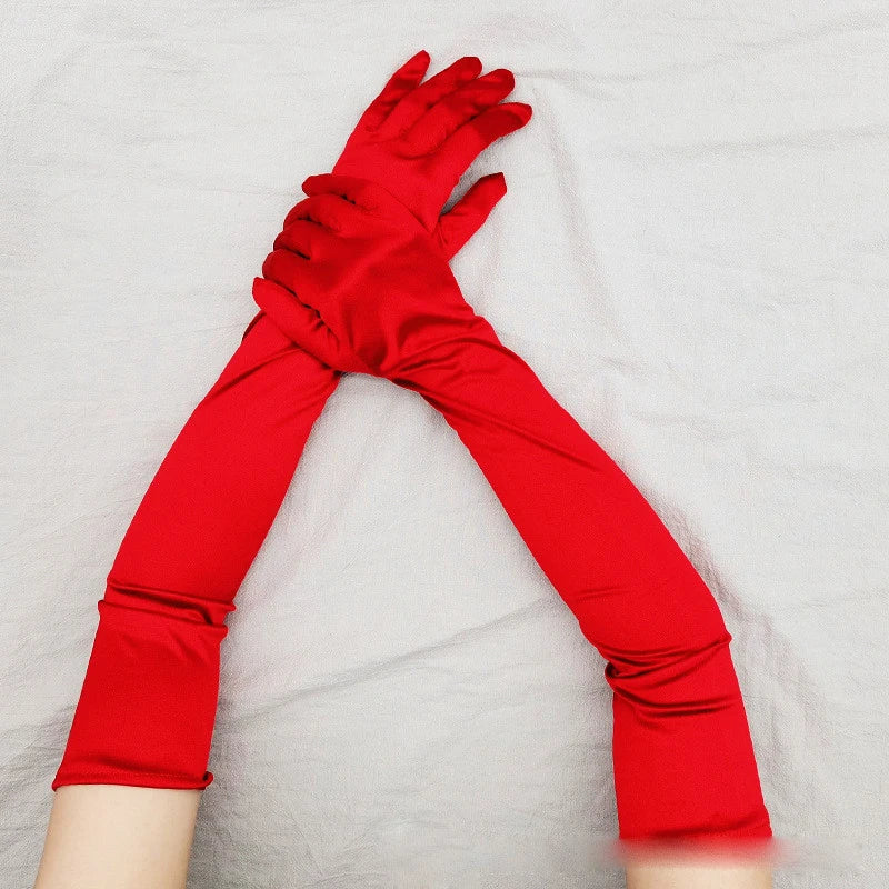 Gant long femme en satin rouge vif, 55 cm, posé à plat