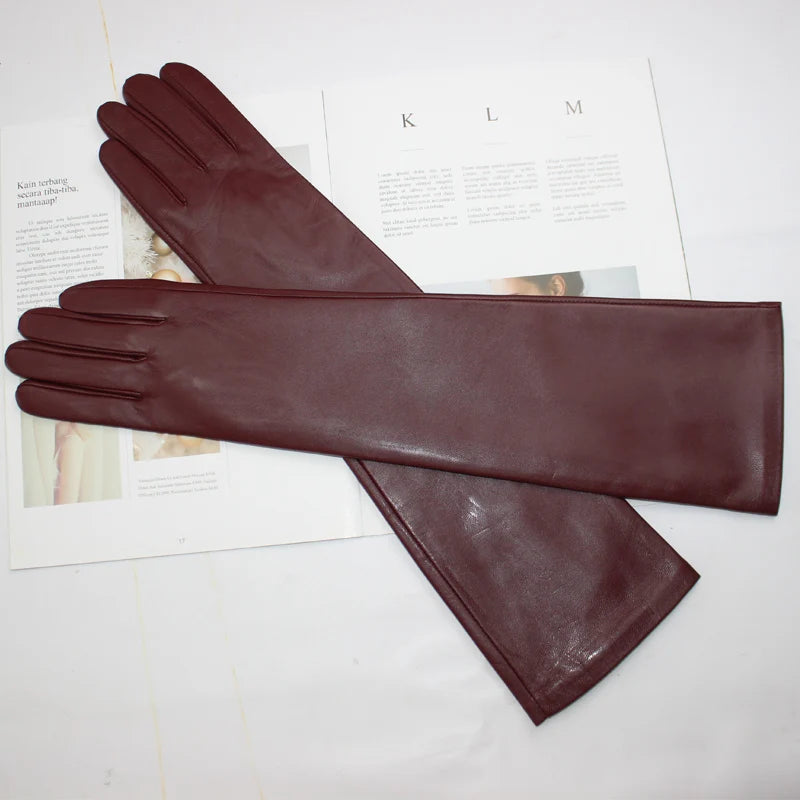Gants cuir femme longs, coloris vin rouge, posés à plat