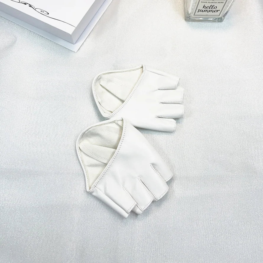 Gants similicuir femme courts, coloris gris, posés à plat