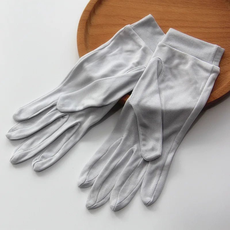 Gant femme gris clair en soie, vue de face