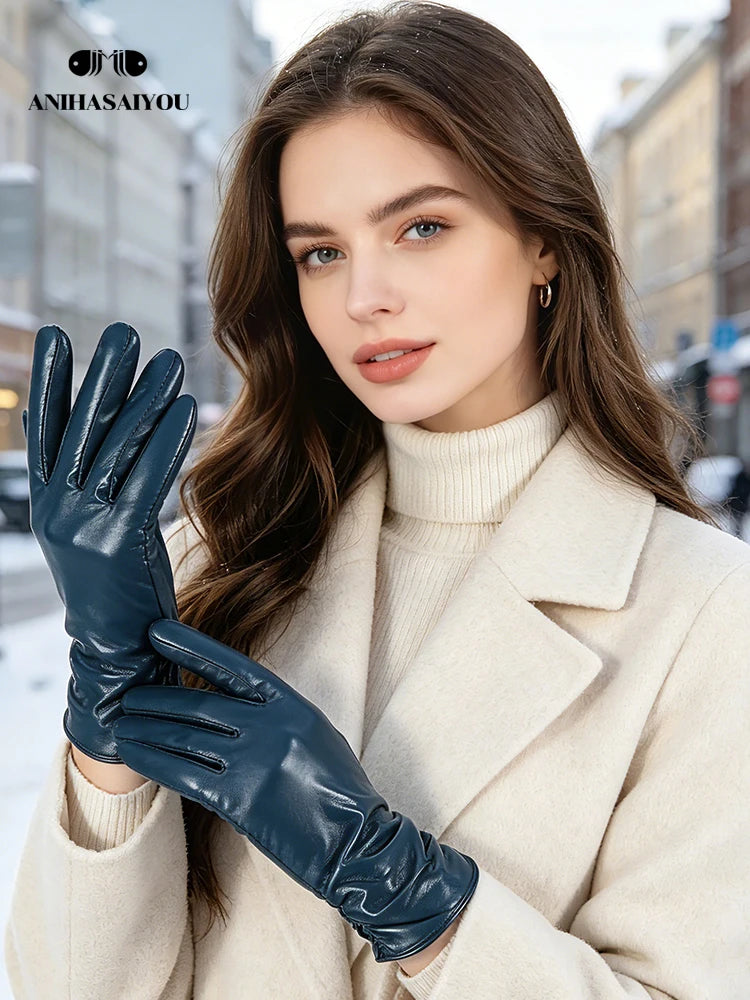 Gants femme cuir agneau, détail du plissé au poignet