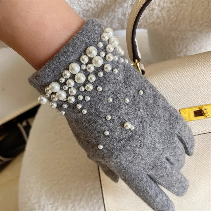 Gant femme gris, empiècement perlé et strass