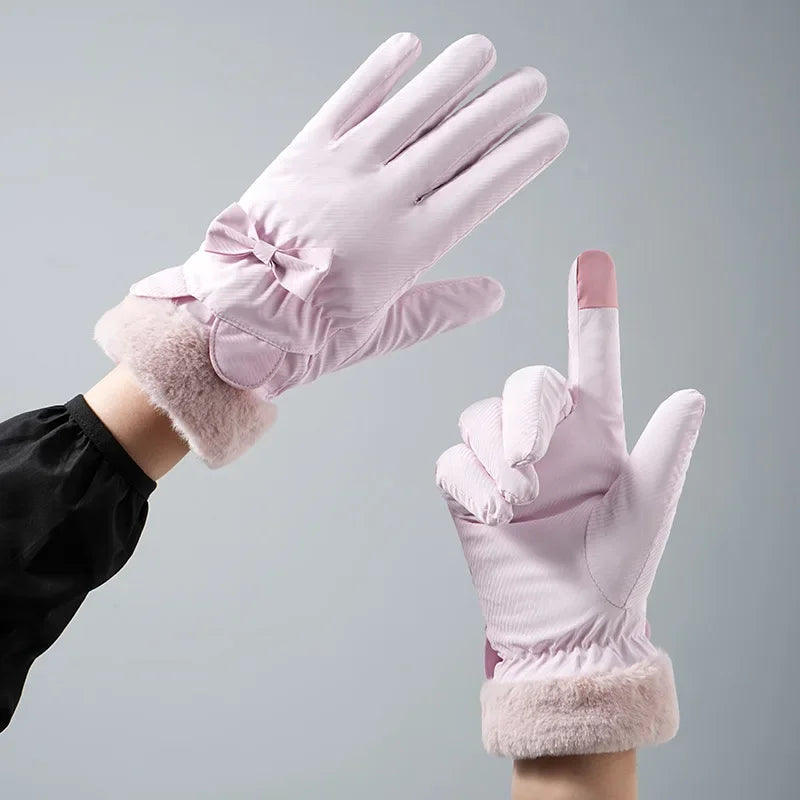 Gant femme rose en velours matelassé, nœud et revers fourrure