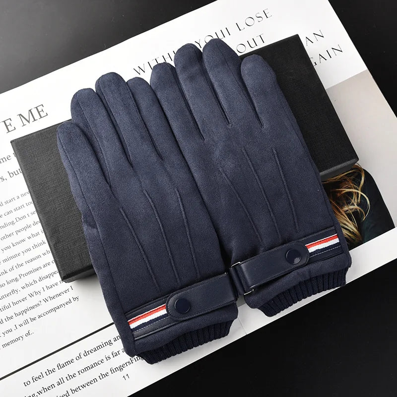 Gant homme en tricot chaud, détail de la boucle en cuir