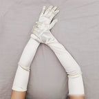 Gants longs femme en satin ivoire, vue de la paire complète