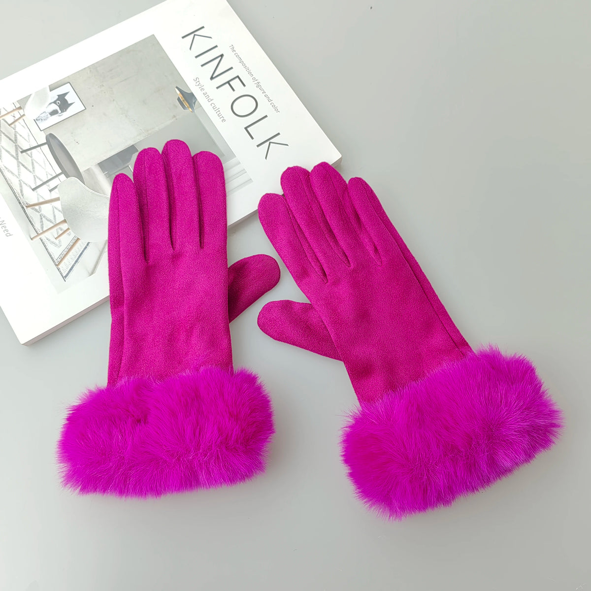 Gants femme suédine, coloris fuchsia, bordure fourrure